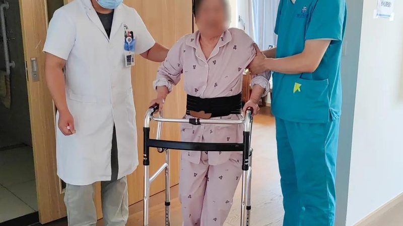 在成都，医院护工的收费标准并非一成不变，它由以下几个因素构成：